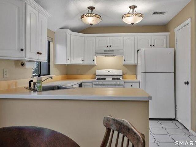 Condo for sale in Avon, Connecticut