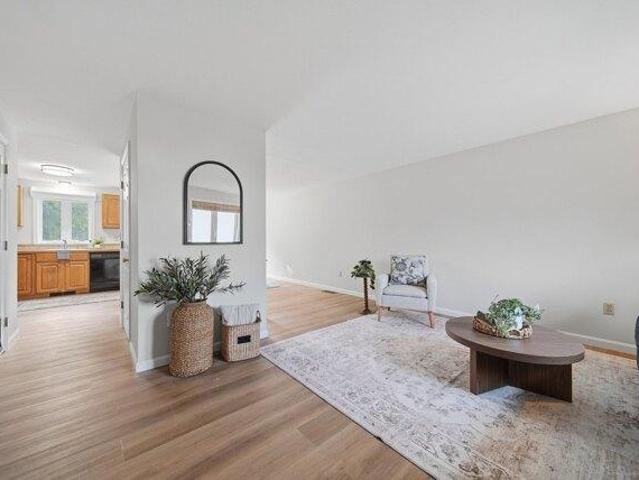 Condo for sale in Devenscrest, Ayer