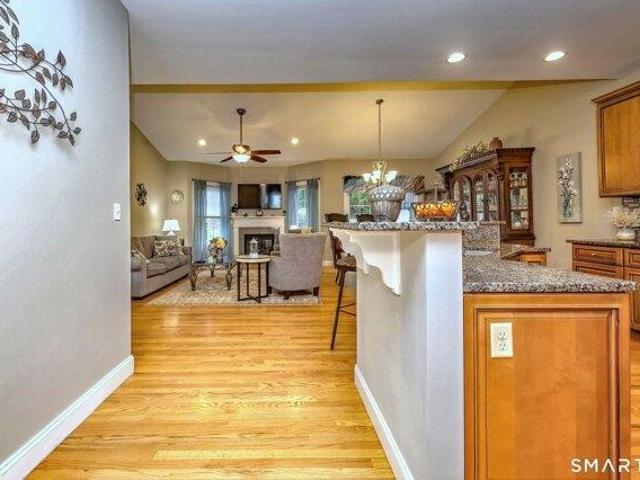 Condo for sale in Beacon Falls, Connecticut