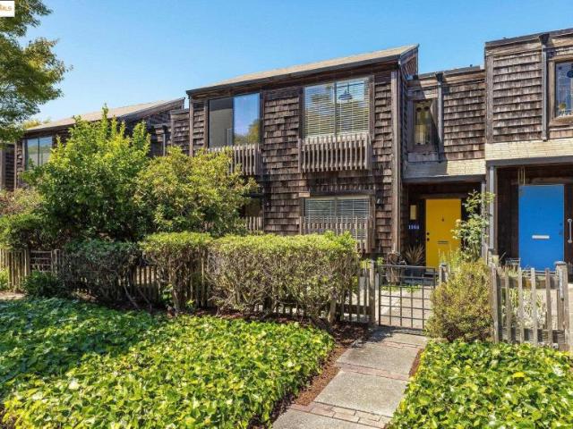 Condo for sale in Berkeley