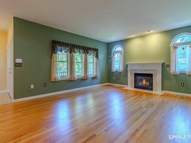 Condo for sale in Silver Ridge, Berlin