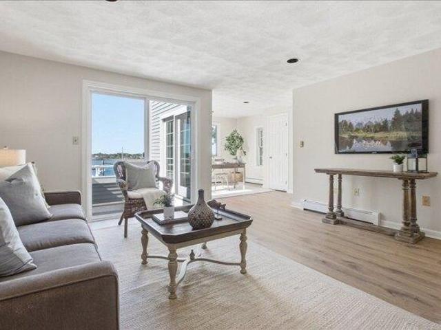 Condo for sale in Beverly, Massachusetts