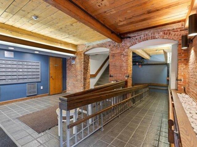 Condo for sale in Beverly Center Business District, Beverly
