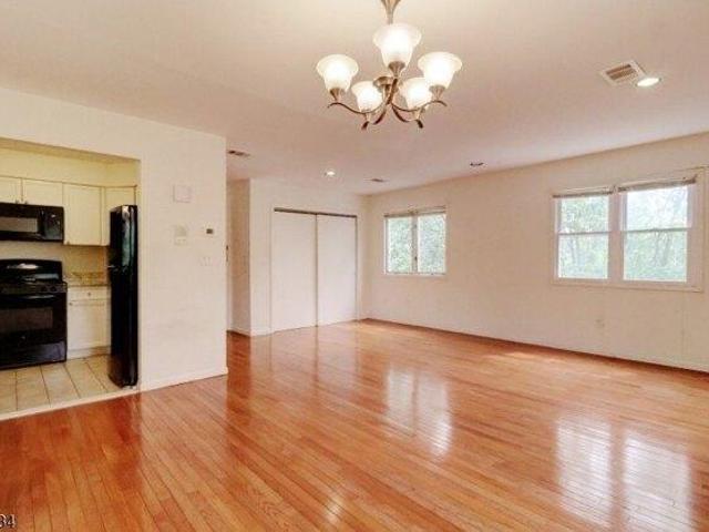 Condo for sale in Bloomfield, New Jersey
