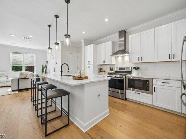 Condo for sale in Bloomfield, New Jersey