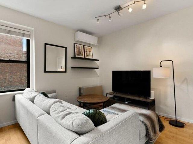 Condo for sale in Gove Street, Boston