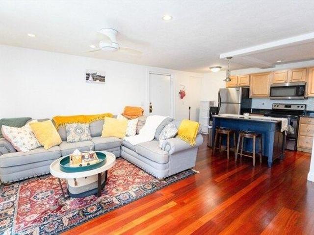 Condo for sale in Braintree, Massachusetts