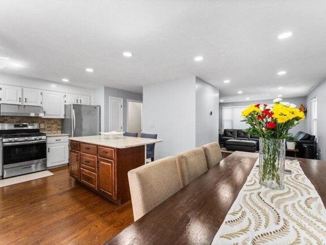 Condo for sale in Braintree, Massachusetts