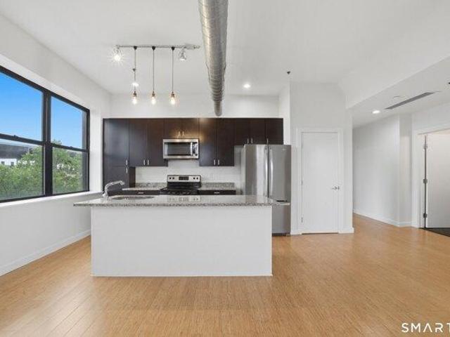 Condo for sale in Bridgeport, Connecticut