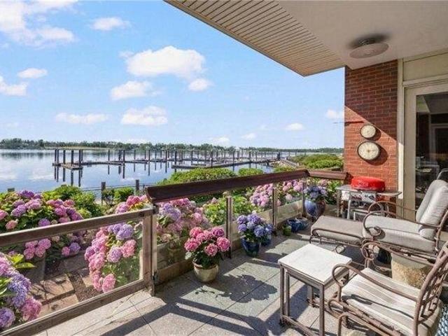 Condo for sale in Bristol, Rhode Island