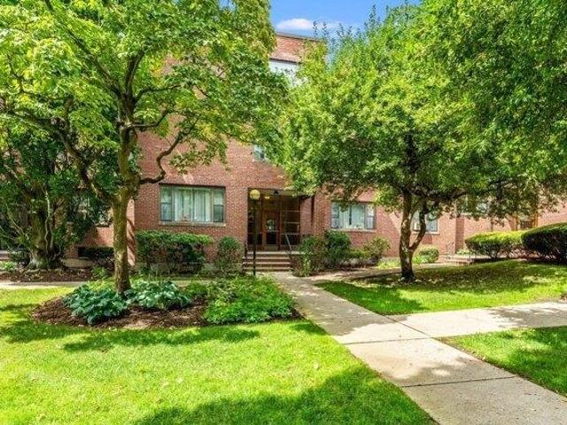 Condo for sale in North Brookline, Brookline