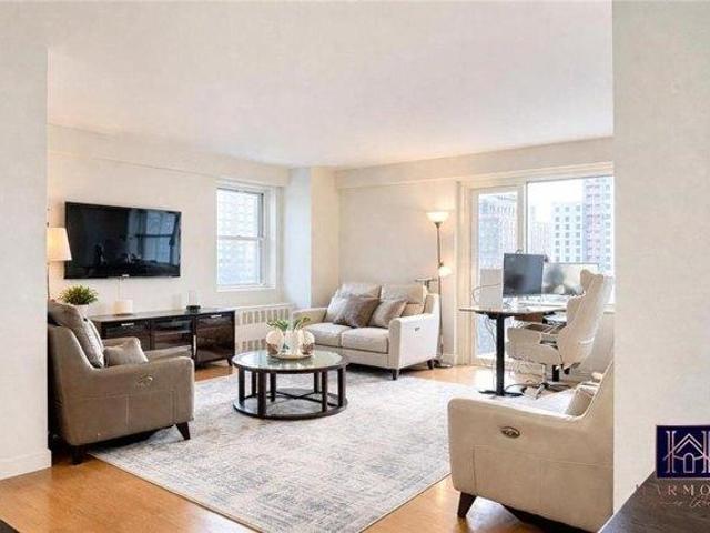 Condo for sale in Arverne, New York