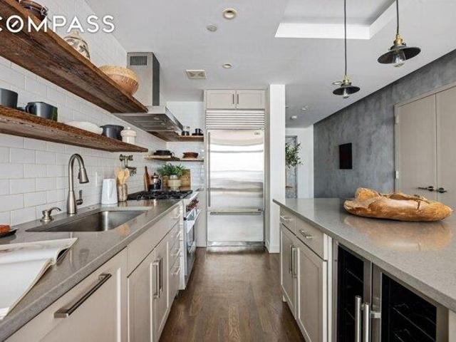 Condo for sale in Arverne, New York