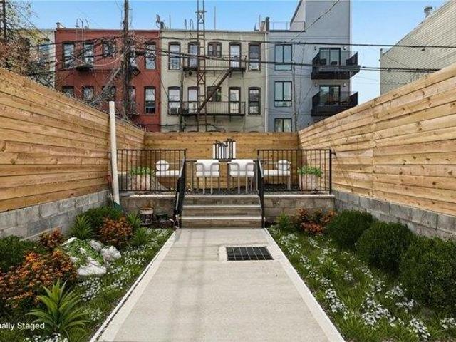 Condo for sale in Arverne, New York
