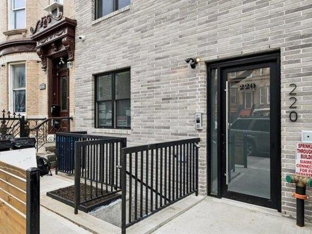 Condo for sale in Arverne, New York