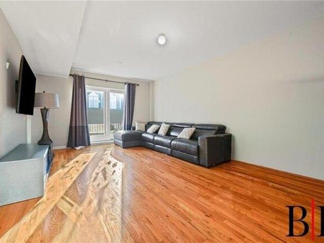 Condo for sale in Arverne, New York