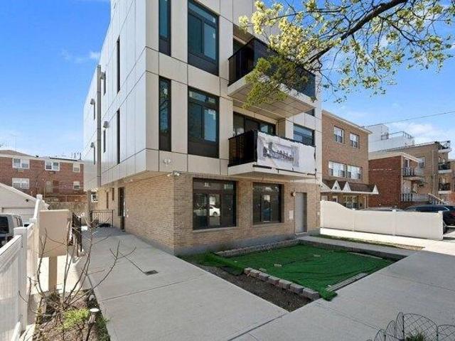Condo for sale in Arverne, New York