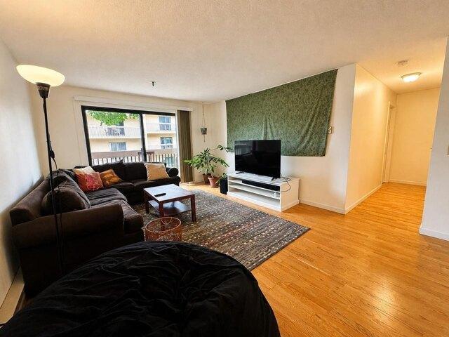 Condo for sale in North Hill Section, Burlington
