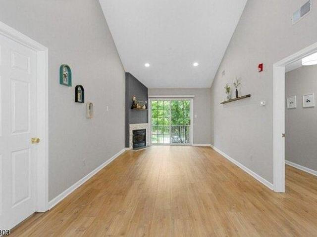 Condo for sale in Cambridge Heights at Terrace Lake, Butler