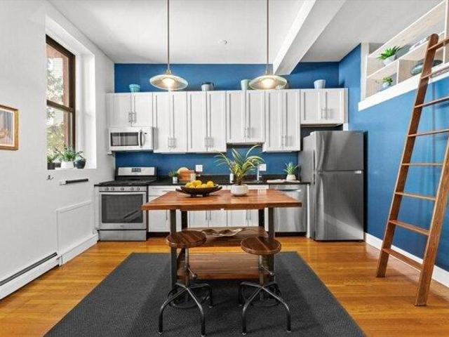 Condo for sale in Harlow Square, Cambridge