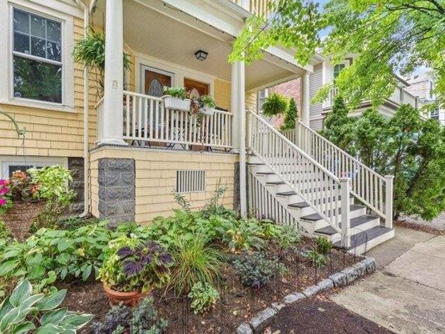 Condo for sale in Huron Village, Cambridge