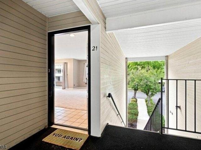 Condo for sale in Cedar Grove, New Jersey