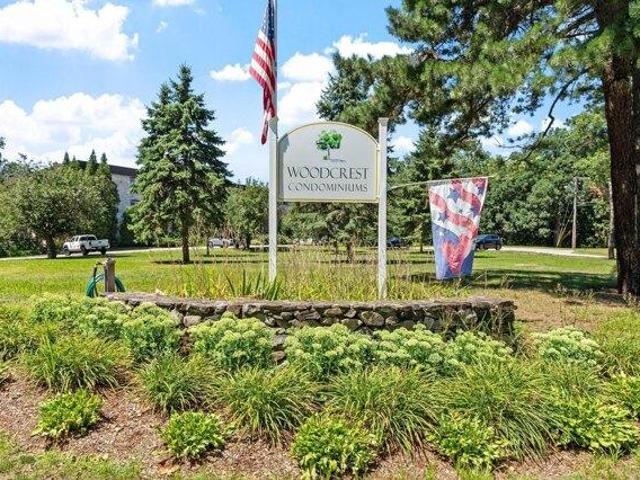 Condo for sale in Woodcrest Condominium, Chelmsford