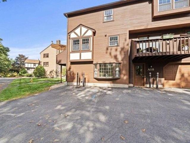 Condo for sale in Chelmsford, Middlesex County
