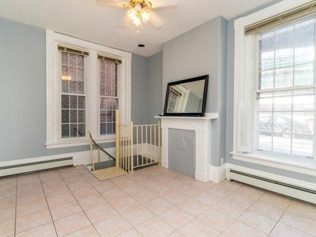 Condo for sale in Waterfront, Chelsea