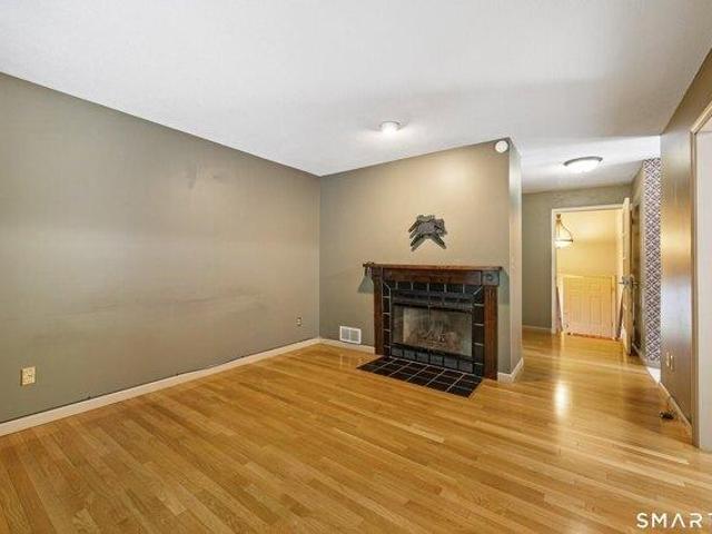 Condo for sale in Cheshire, Connecticut