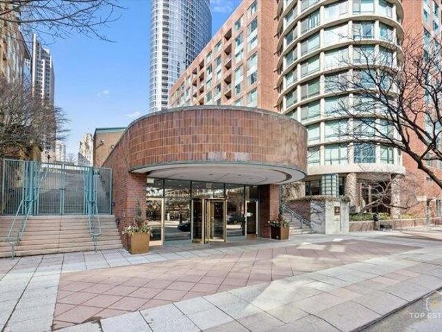 Condo for sale in Chicago, Illinois