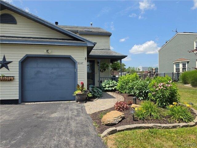 Condo for sale in Cicero, New York