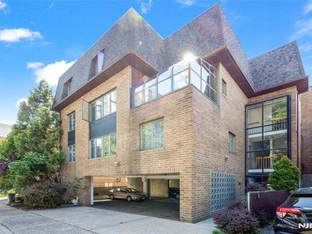 Condo for sale in Cliffside Park, New Jersey