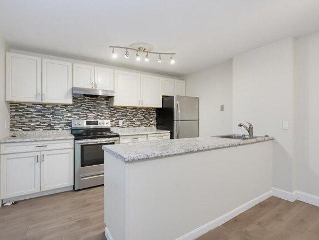 Condo for sale in Concord Manor, Concord