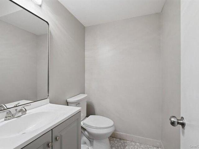 Condo for sale in Rockland, New York