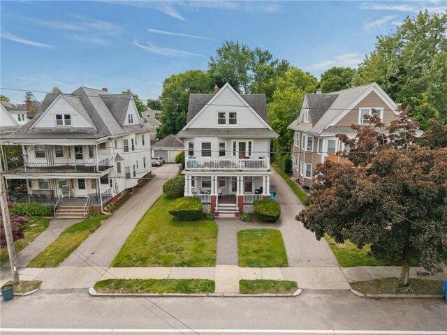 Condo for sale in Cranston, Rhode Island