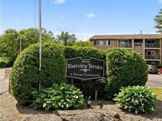 Condo for sale in Cranston, Rhode Island