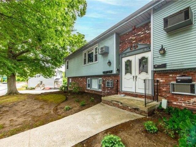 Condo for sale in Cranston, Rhode Island