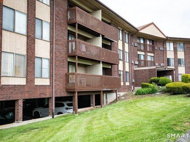 Condo for sale in Cromwell, Connecticut
