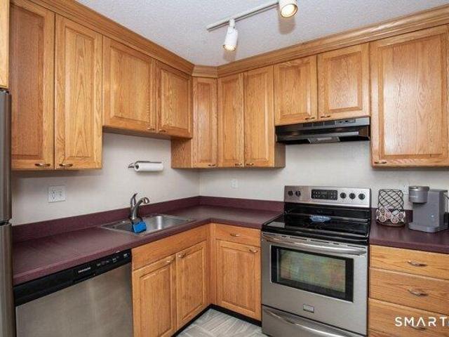 Condo for sale in Cromwell, Connecticut