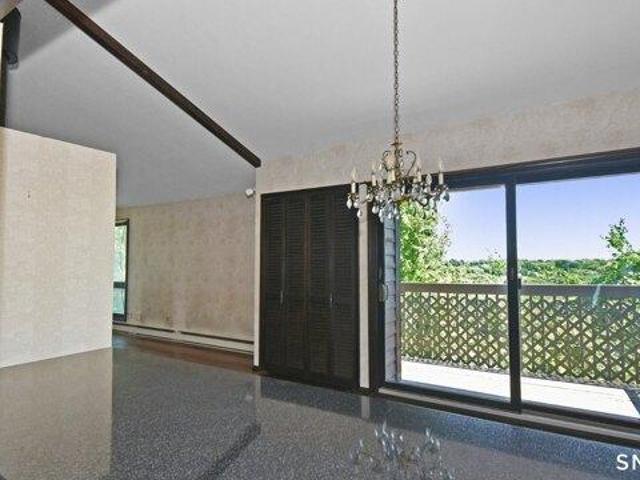 Condo for sale in Cromwell, Connecticut