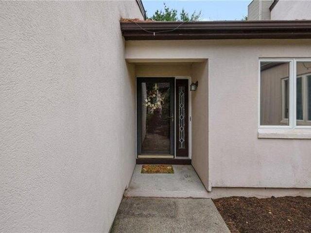 Condo for sale in Cumberland, Rhode Island