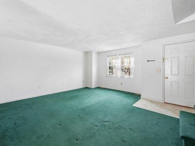 Condo for sale in Dracut, Middlesex County