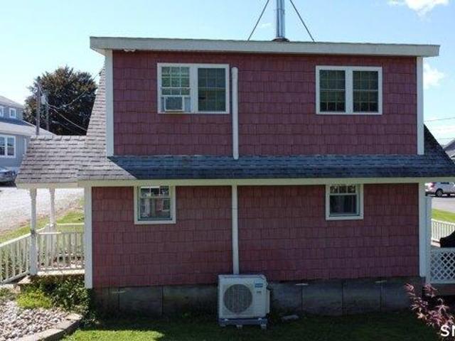 Condo for sale in Lake Pocotopaug, East Hampton
