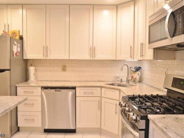 Condo for sale in East Hanover, New Jersey