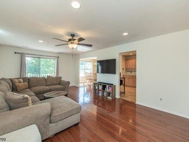Condo for sale in East Hanover, Morris County