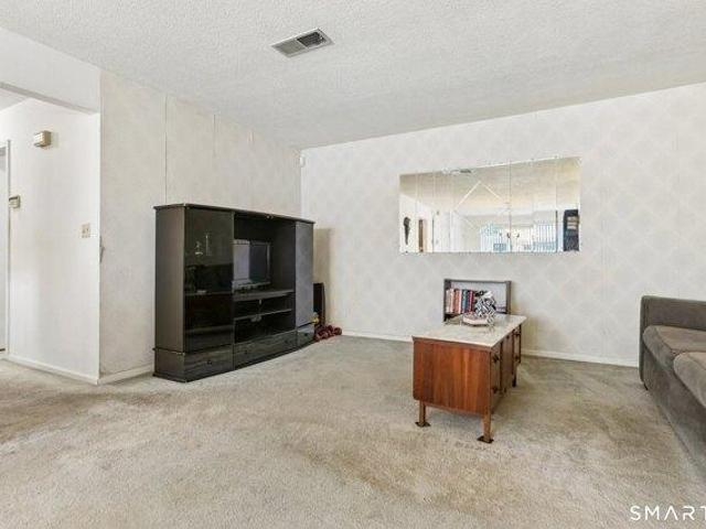 Condo for sale in East Haven, Connecticut