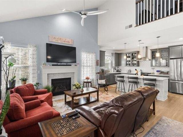 Condo for sale in Bohemia, New York