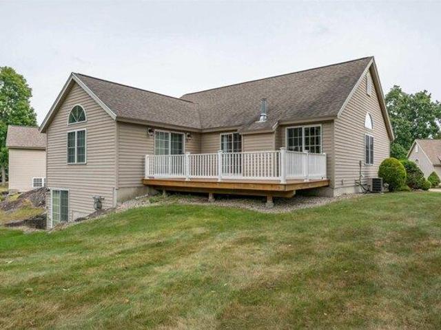 Condo for sale in Maplevale at Cricket Hill, East Kingston
