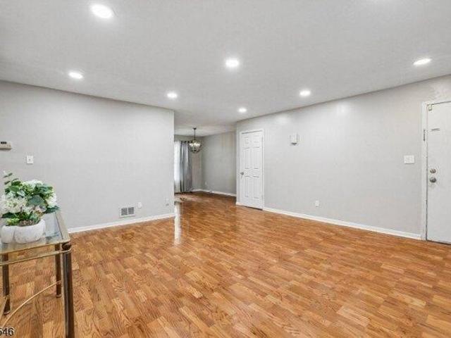 Condo for sale in Orange, Essex County